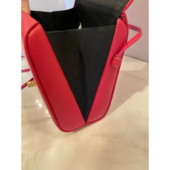 Barbie Doll Pink Clamshell Purse Hardsided Bag w/ Stylish Trendy Gold Clasp - Picture 5 of 12